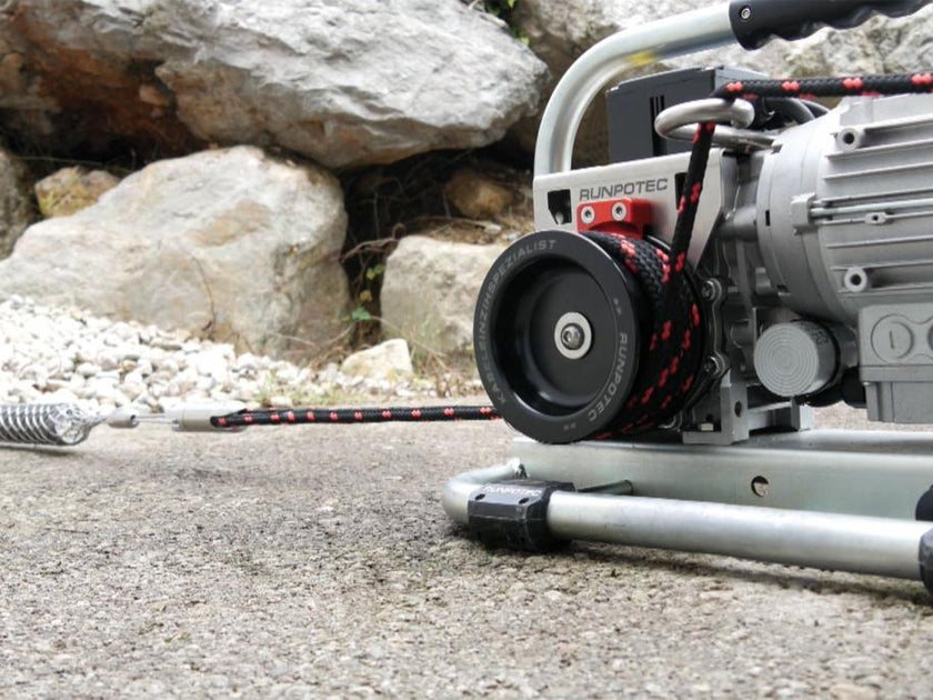 RUNPOTEC - 115V Capstan Winch CW 800 E Including Steel Trolley Mounting Rail And Strap - Max Pulling Force 800kg in use